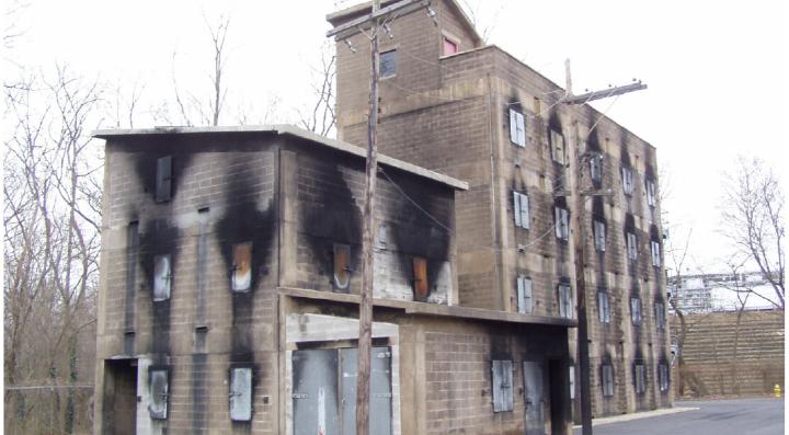 Building is burned after the fire incident analysis 